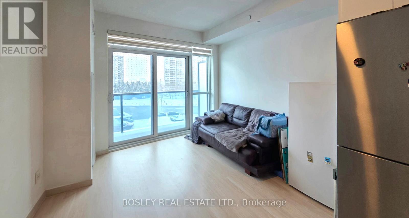 305 - 30 Upper Mall Way, Vaughan, Ontario  L4J 0L7 - Photo 3 - N12814890