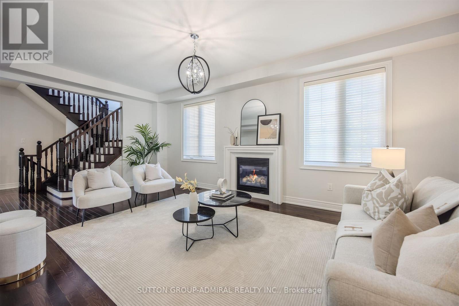 22 James Bowman Court, King, Ontario  L7B 0A2 - Photo 5 - N12814894