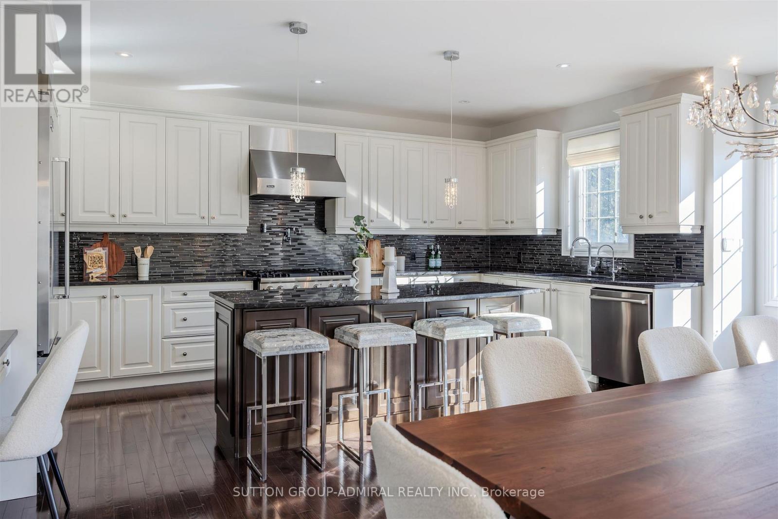 22 James Bowman Court, King, Ontario  L7B 0A2 - Photo 7 - N12814894