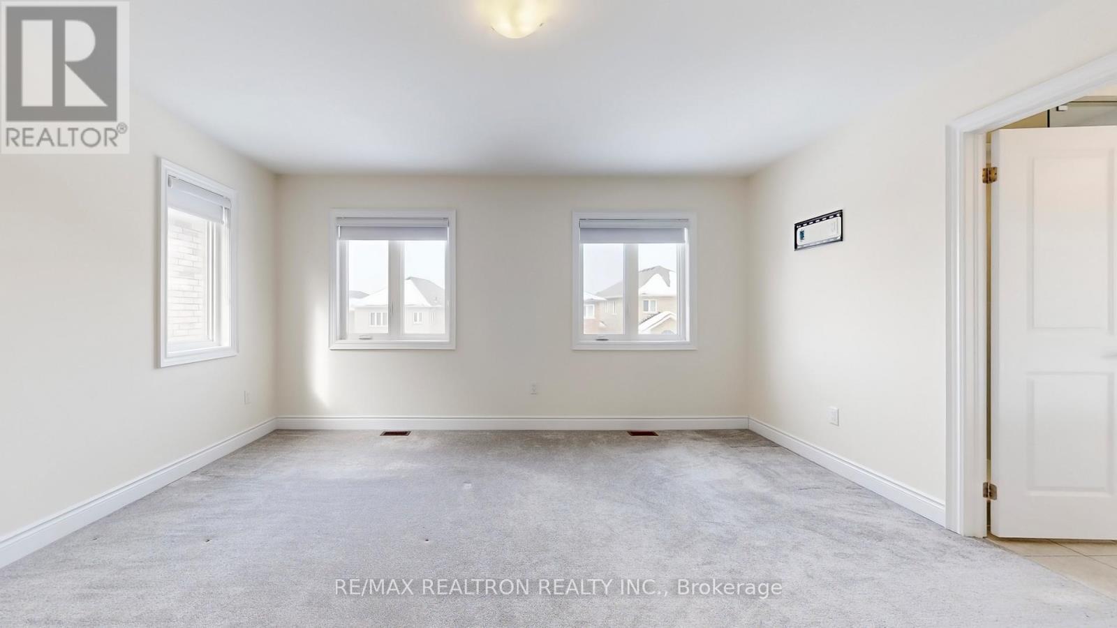 46 Mac Campbell Way, Bradford West Gwillimbury, Ontario  L3Z 4M7 - Photo 18 - N12814934