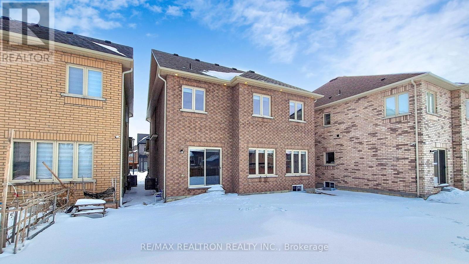 46 Mac Campbell Way, Bradford West Gwillimbury, Ontario  L3Z 4M7 - Photo 37 - N12814934