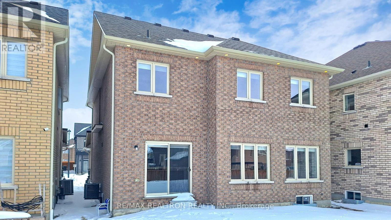 46 Mac Campbell Way, Bradford West Gwillimbury, Ontario  L3Z 4M7 - Photo 40 - N12814934