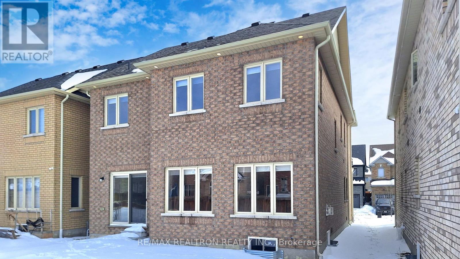 46 Mac Campbell Way, Bradford West Gwillimbury, Ontario  L3Z 4M7 - Photo 42 - N12814934