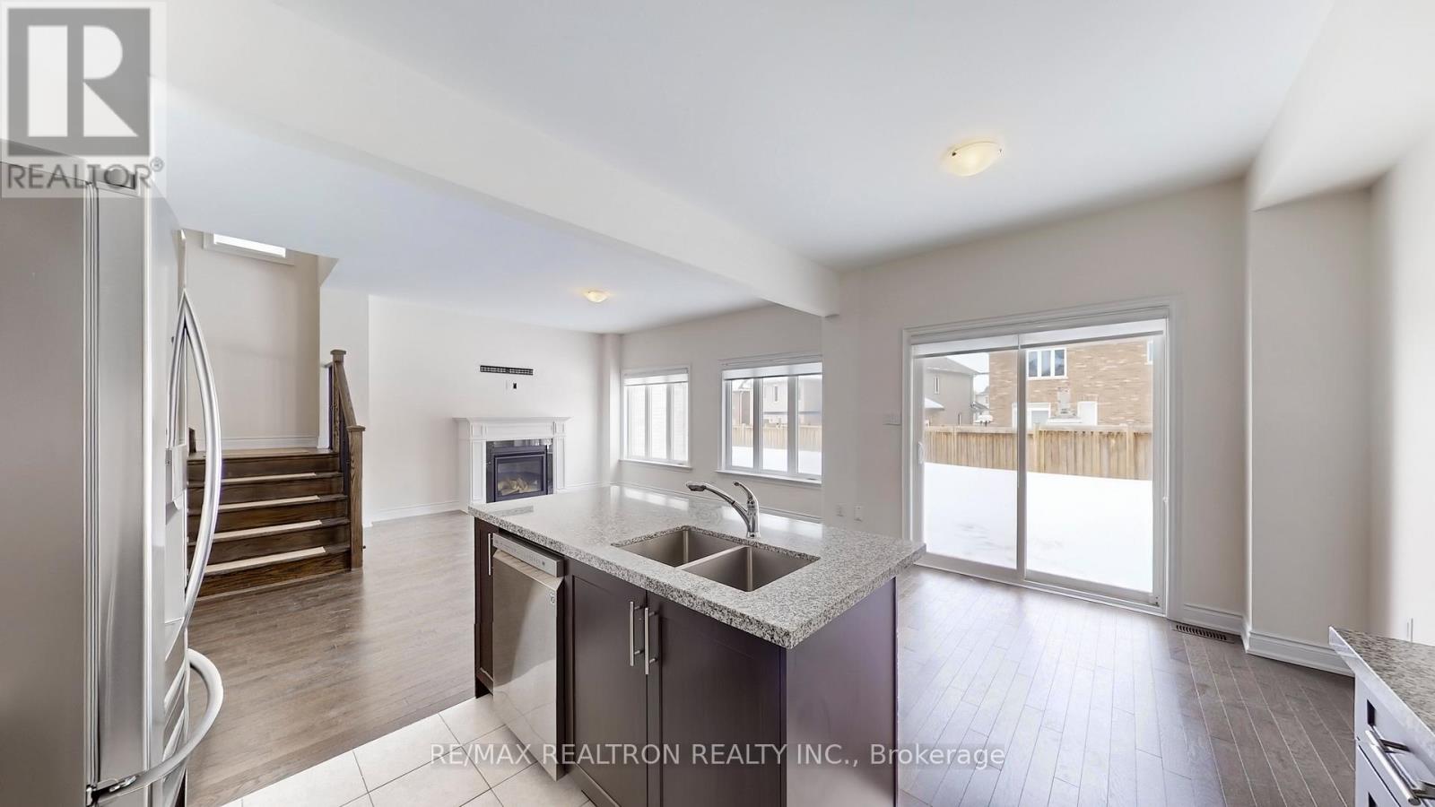 46 Mac Campbell Way, Bradford West Gwillimbury, Ontario  L3Z 4M7 - Photo 8 - N12814934