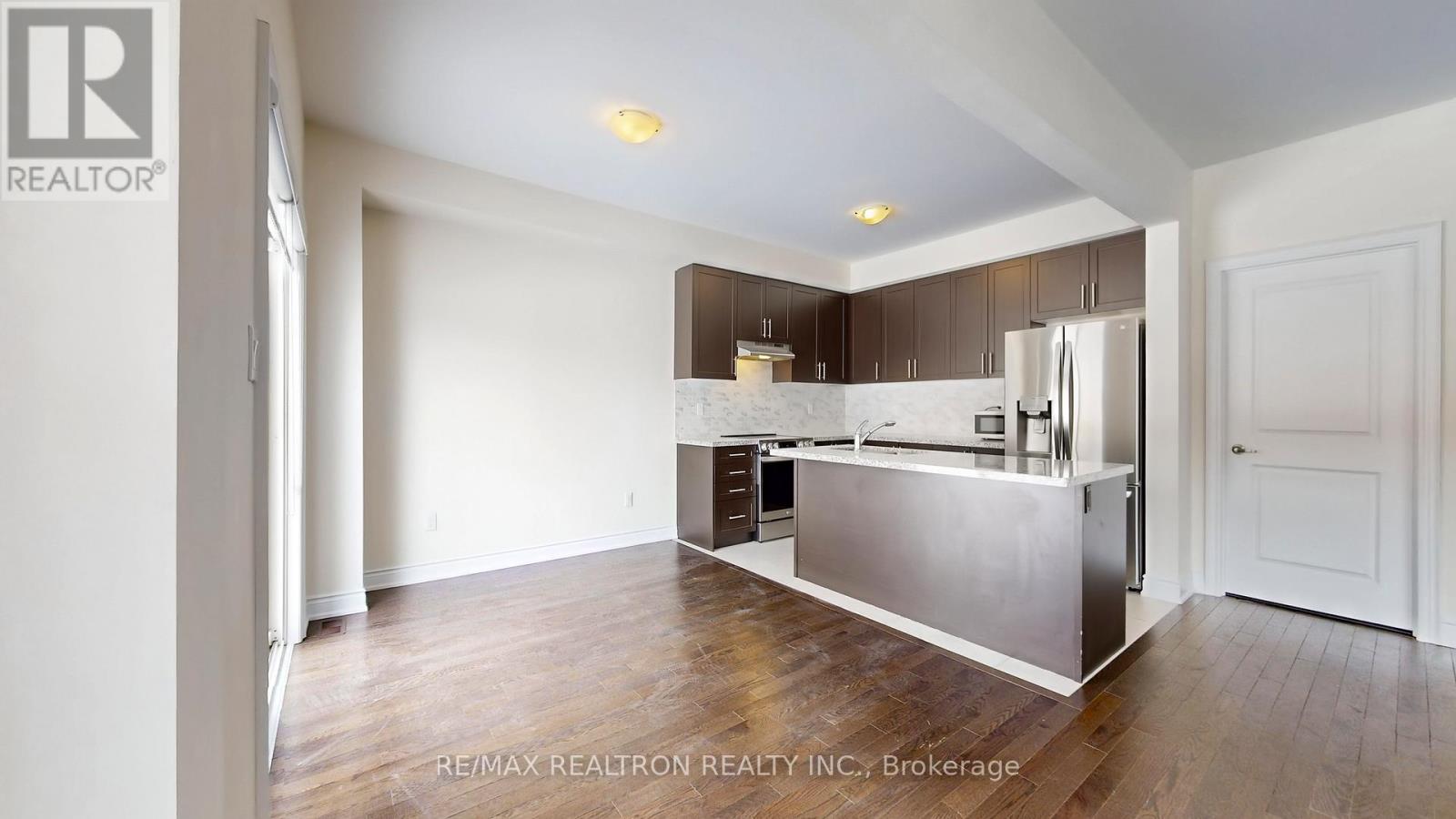 46 Mac Campbell Way, Bradford West Gwillimbury, Ontario  L3Z 4M7 - Photo 9 - N12814934