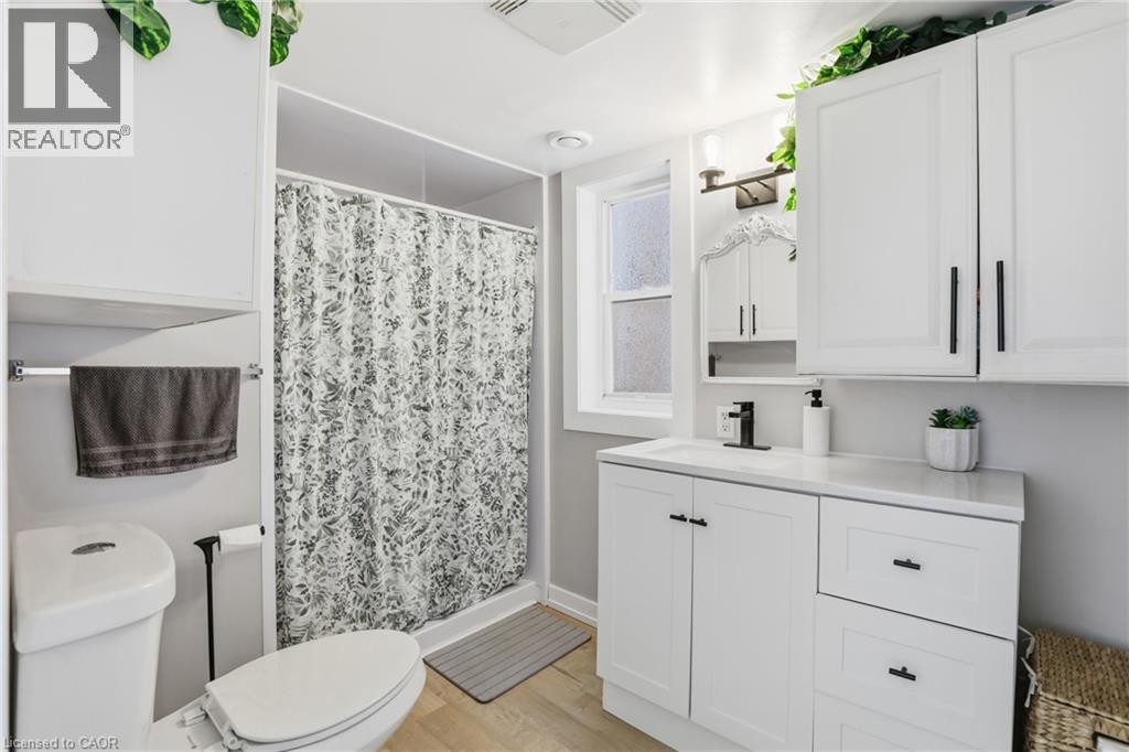 25 Delena Avenue N, Hamilton, Ontario  L8H 6B5 - Photo 12 - 40801394
