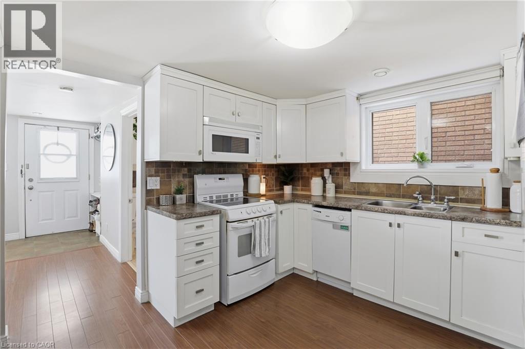 25 Delena Avenue N, Hamilton, Ontario  L8H 6B5 - Photo 15 - 40801394