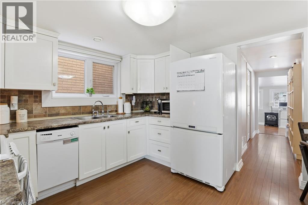 25 Delena Avenue N, Hamilton, Ontario  L8H 6B5 - Photo 16 - 40801394