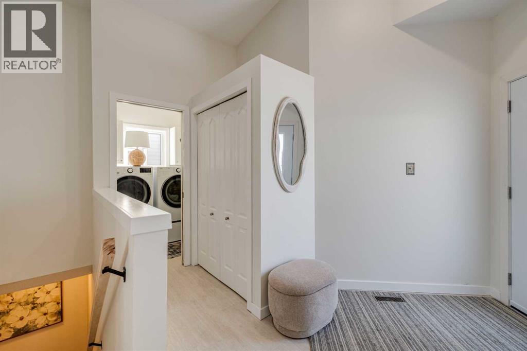 10 Somerside Manor Sw, Calgary, Alberta  T2Y 3G5 - Photo 8 - A2287395