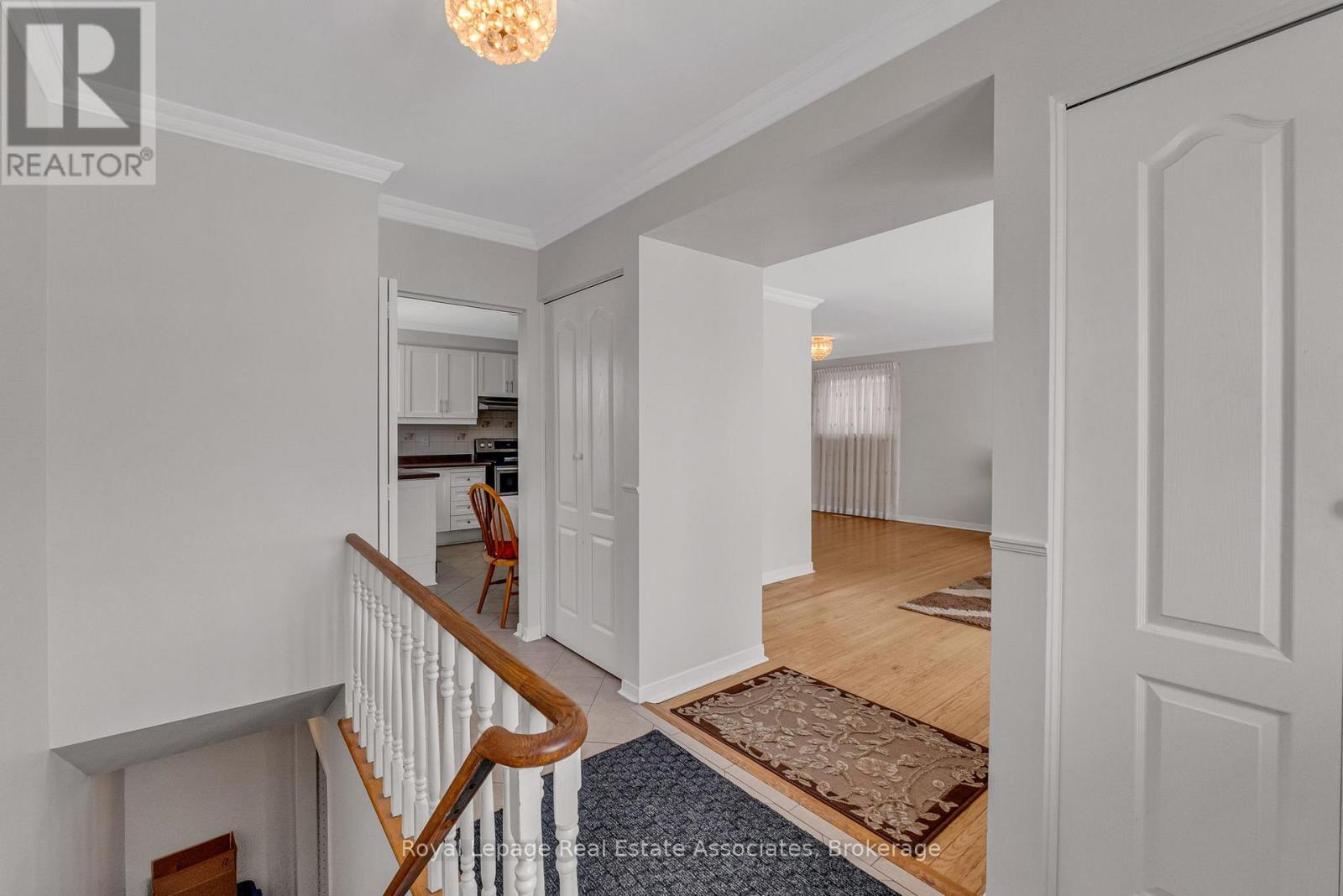 56 Brookland Drive, Brampton, Ontario  L6T 2M5 - Photo 4 - W12814884