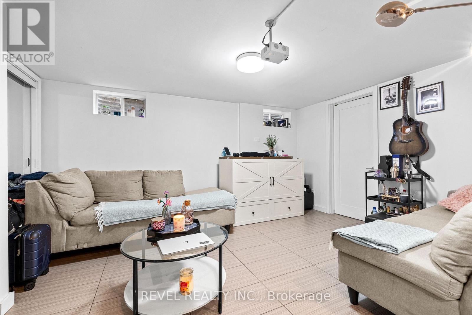 58 & 60 Queen Street S, Mississauga, Ontario  L5M 1K4 - Photo 7 - W12814888