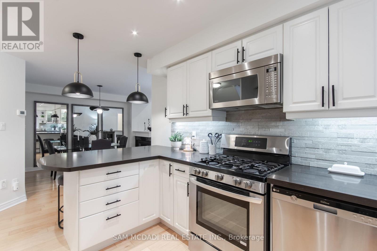 46 - 223 Rebecca Street, Oakville, Ontario  L6K 3Y2 - Photo 15 - W12814892