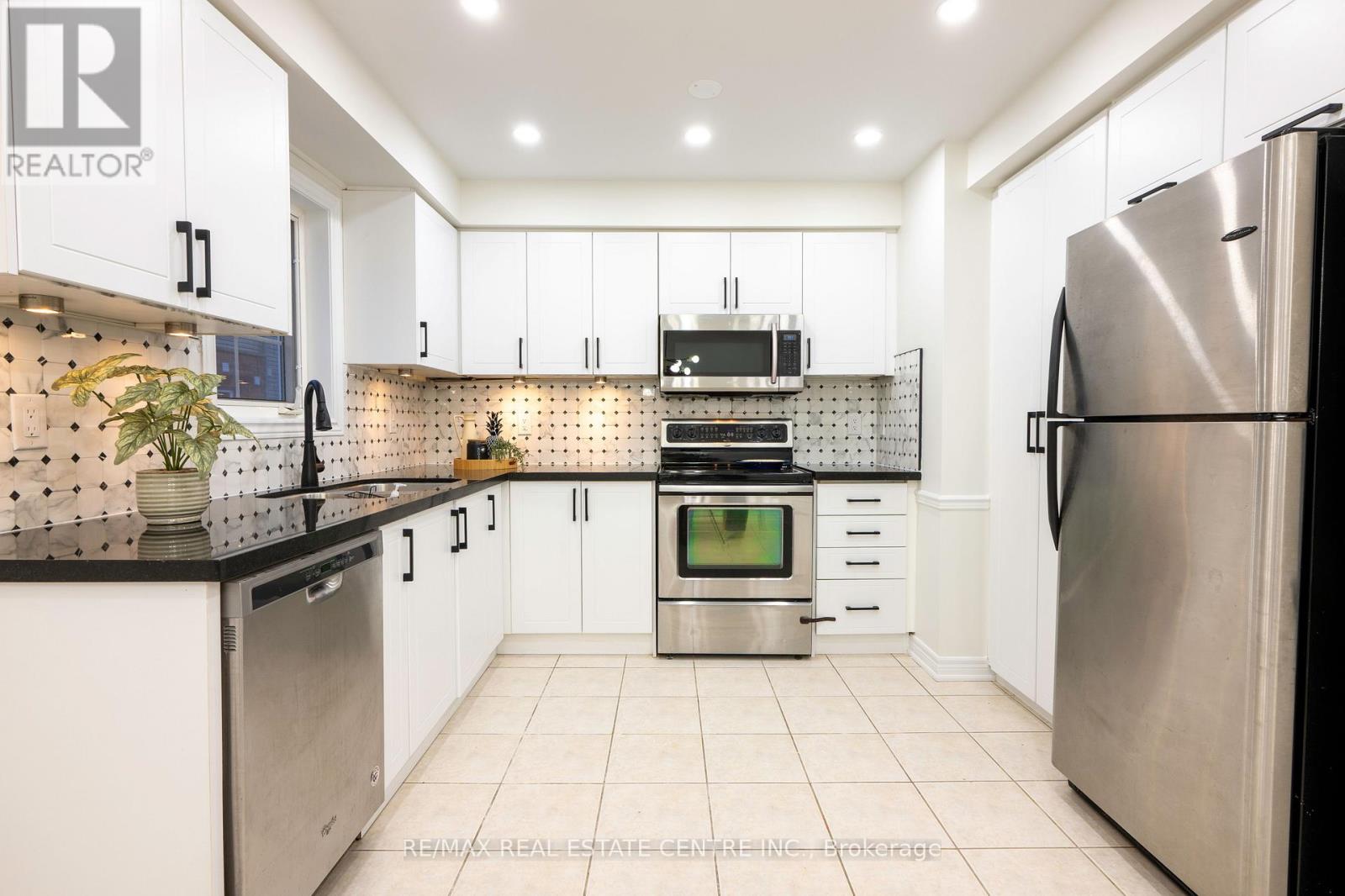 4 - 2360 Parkhaven Boulevard, Oakville, Ontario  L6H 7S6 - Photo 18 - W12814950