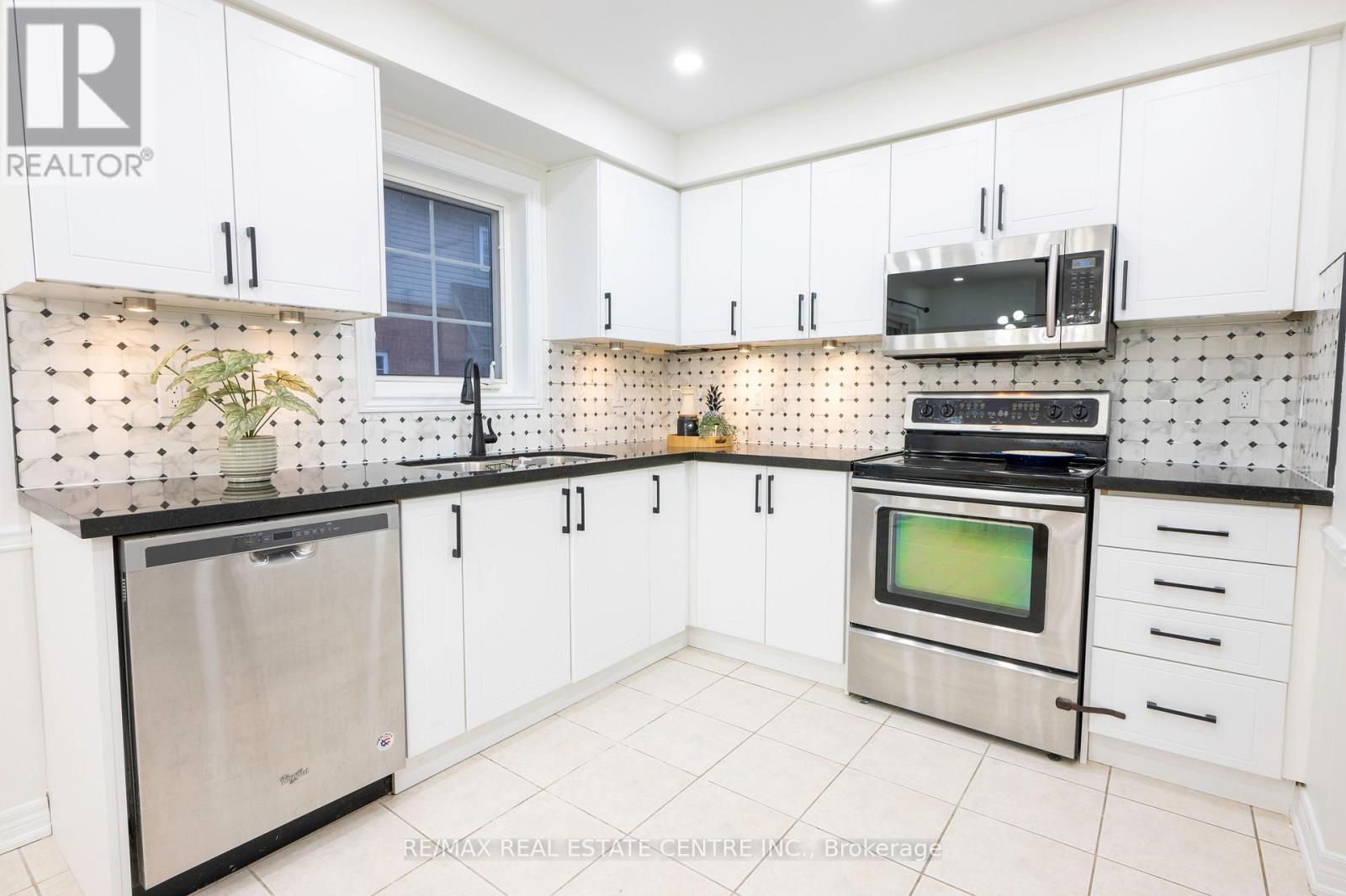 4 - 2360 Parkhaven Boulevard, Oakville, Ontario  L6H 7S6 - Photo 19 - W12814950