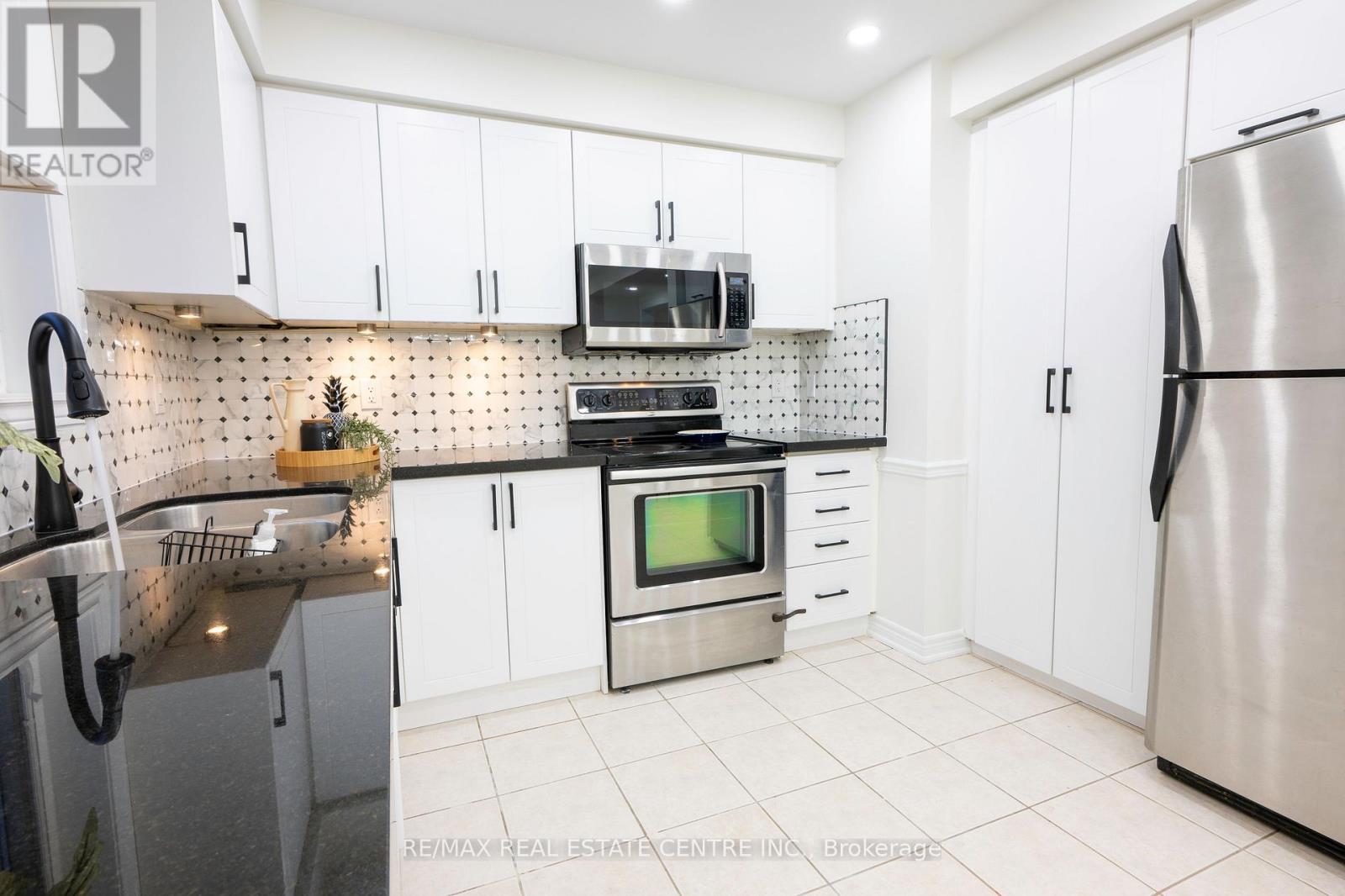 4 - 2360 Parkhaven Boulevard, Oakville, Ontario  L6H 7S6 - Photo 20 - W12814950