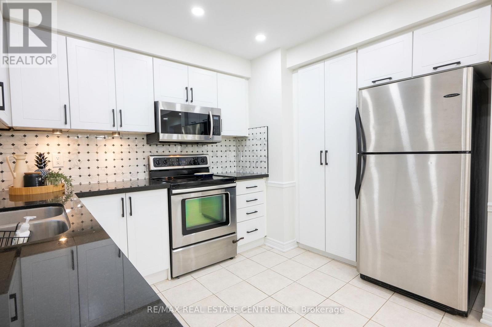 4 - 2360 Parkhaven Boulevard, Oakville, Ontario  L6H 7S6 - Photo 22 - W12814950