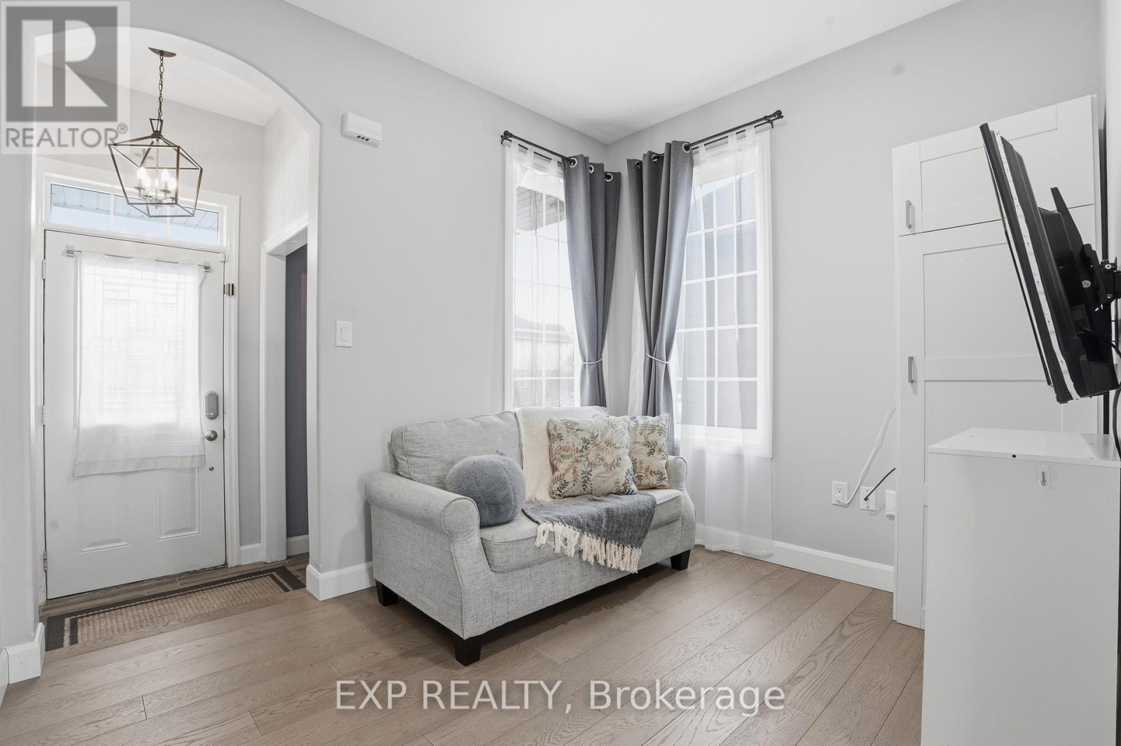 41 Monza Drive, Hamilton, Ontario  L6H 5R7 - Photo 8 - X12815046