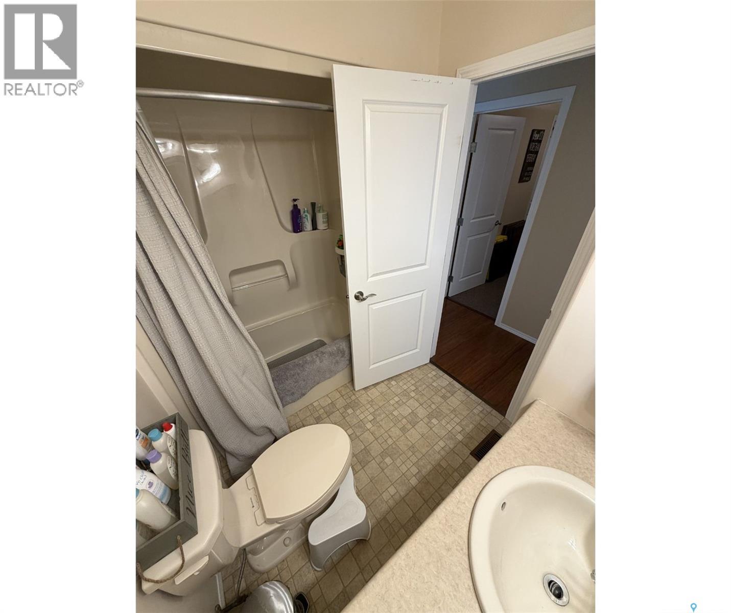 127 Hastings Street, La Ronge, Saskatchewan  S0J 1L0 - Photo 8 - SK029078