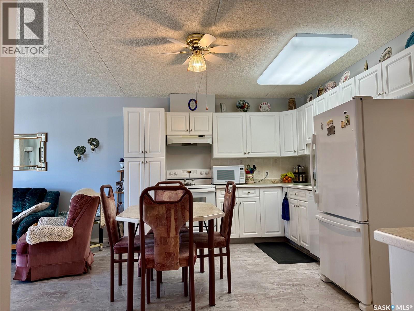 302 740 9th Street, Humboldt, Saskatchewan  S0K 2A0 - Photo 3 - SK029070