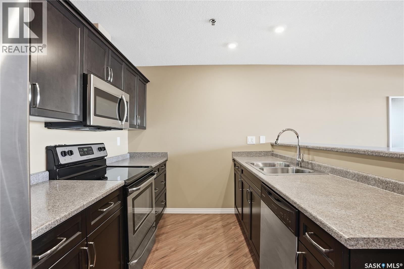 111 915 Kristjanson Road, Saskatoon, Saskatchewan  S7S 0B1 - Photo 6 - SK029043