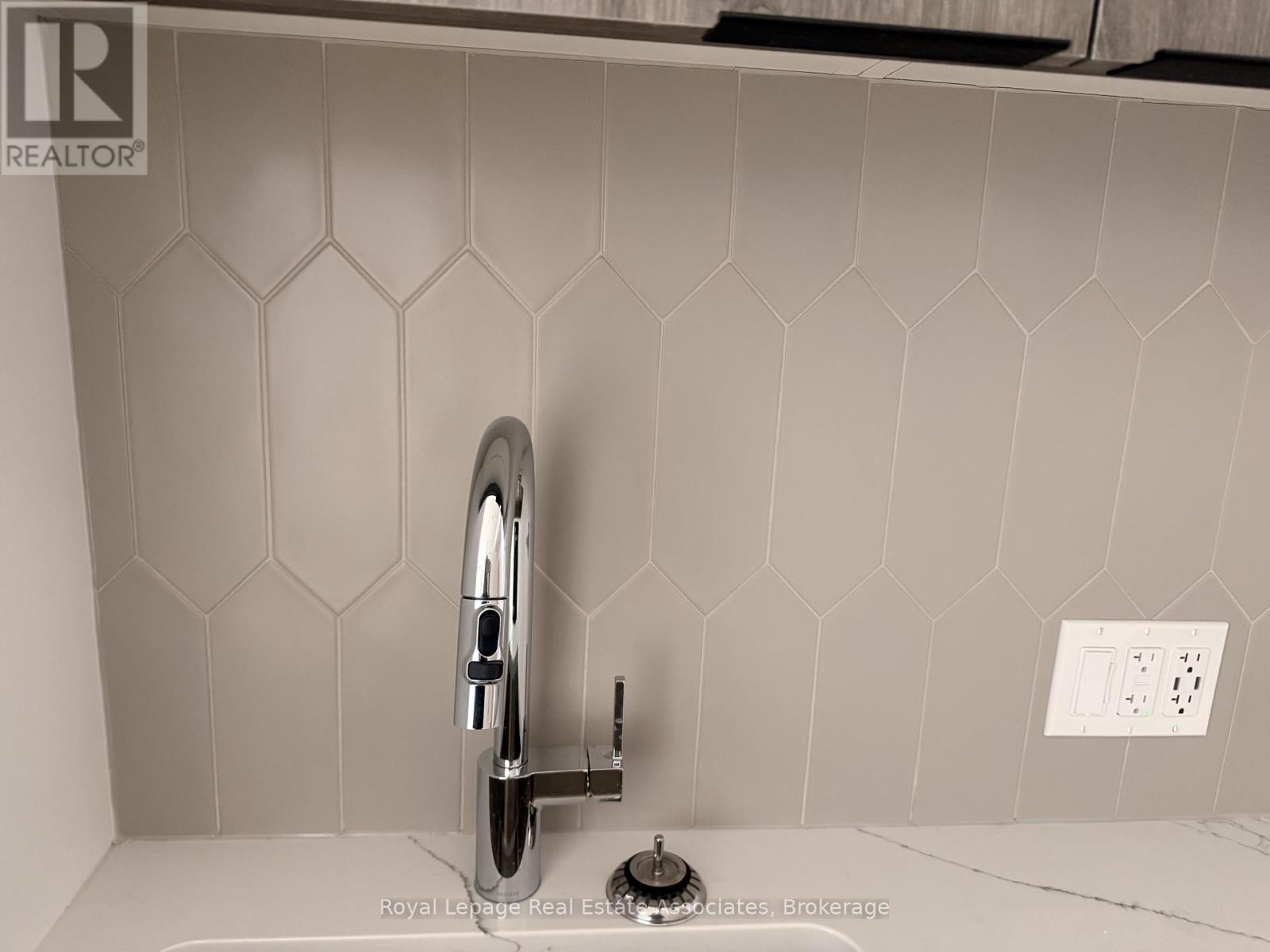 713 - 741 King Street, Kitchener, Ontario  N2G 1E9 - Photo 6 - X12814918