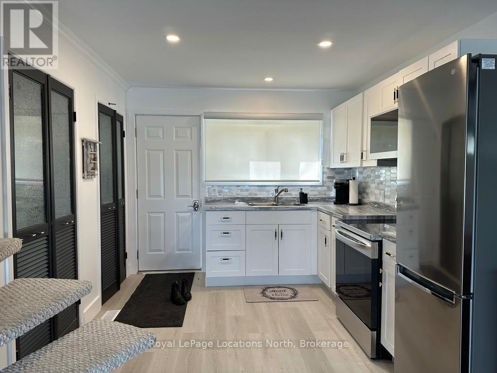 Unit 14 - 209513 Highway 26, Blue Mountains, Ontario  L9Y 0S5 - Photo 9 - X12815052