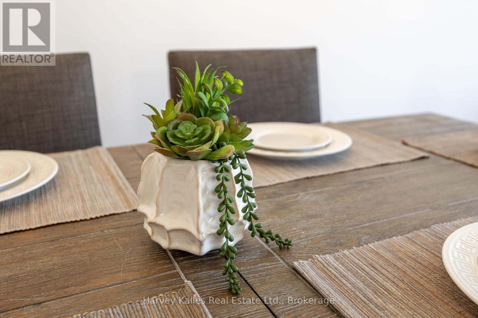 236 Yellow Birch Crescent, Blue Mountains, Ontario L9Y 0Z3 - Photo 16 - X12815148