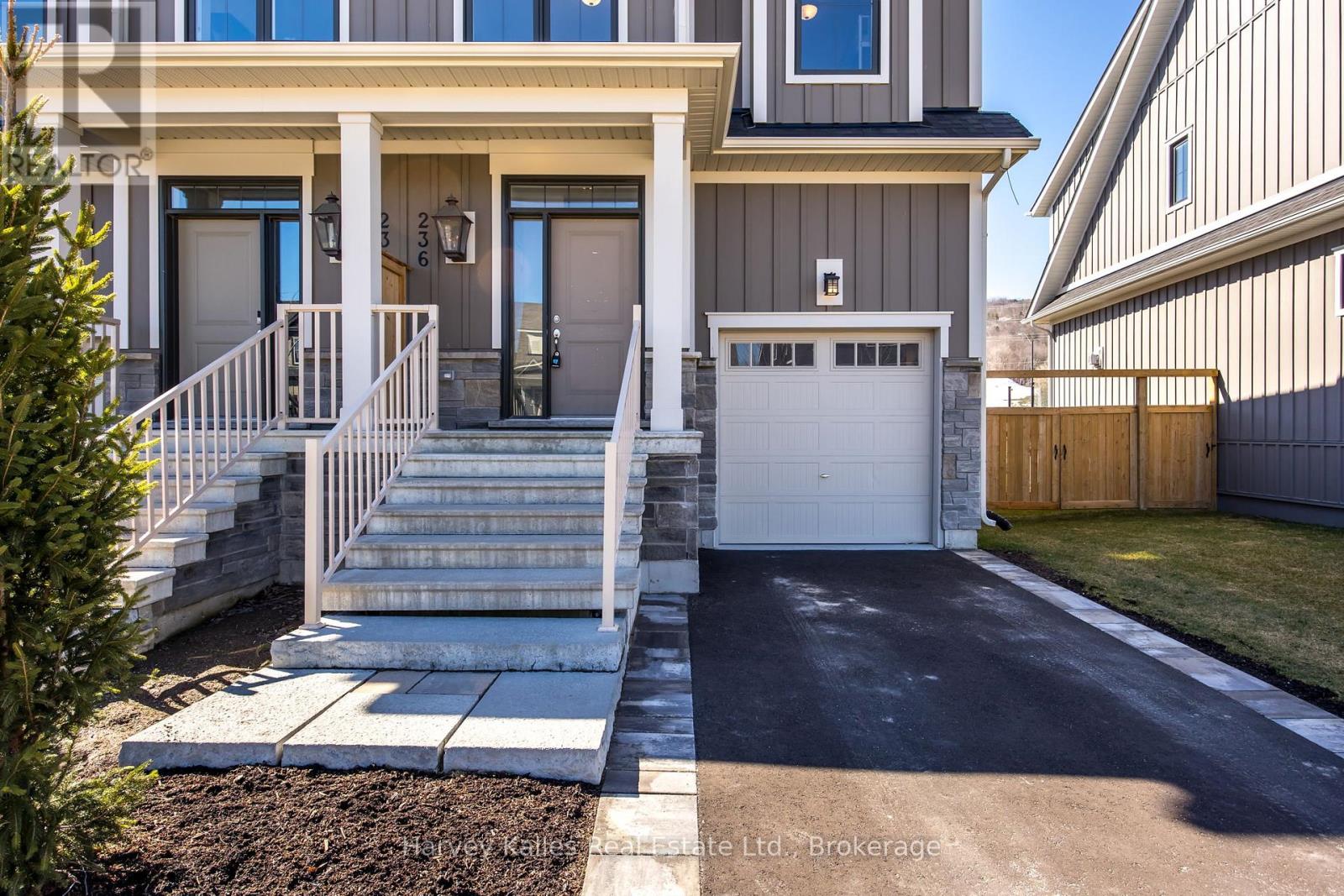 236 Yellow Birch Crescent, Blue Mountains, Ontario L9Y 0Z3 - Photo 4 - X12815148