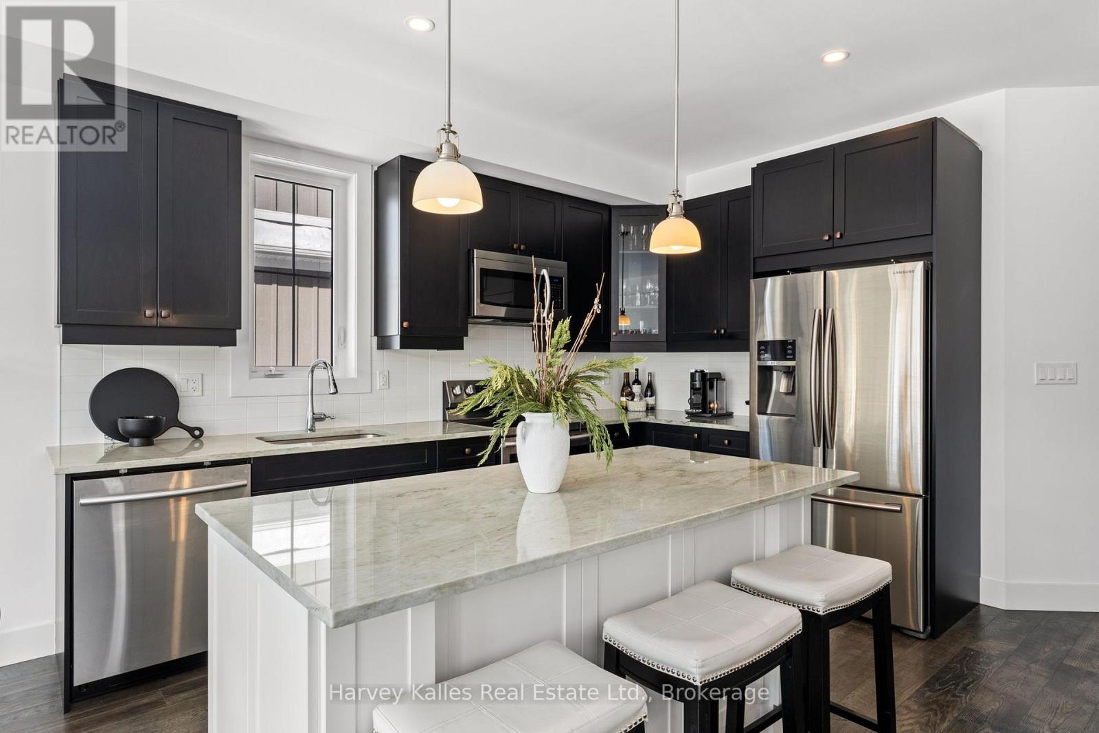 236 Yellow Birch Crescent, Blue Mountains, Ontario L9Y 0Z3 - Photo 7 - X12815148