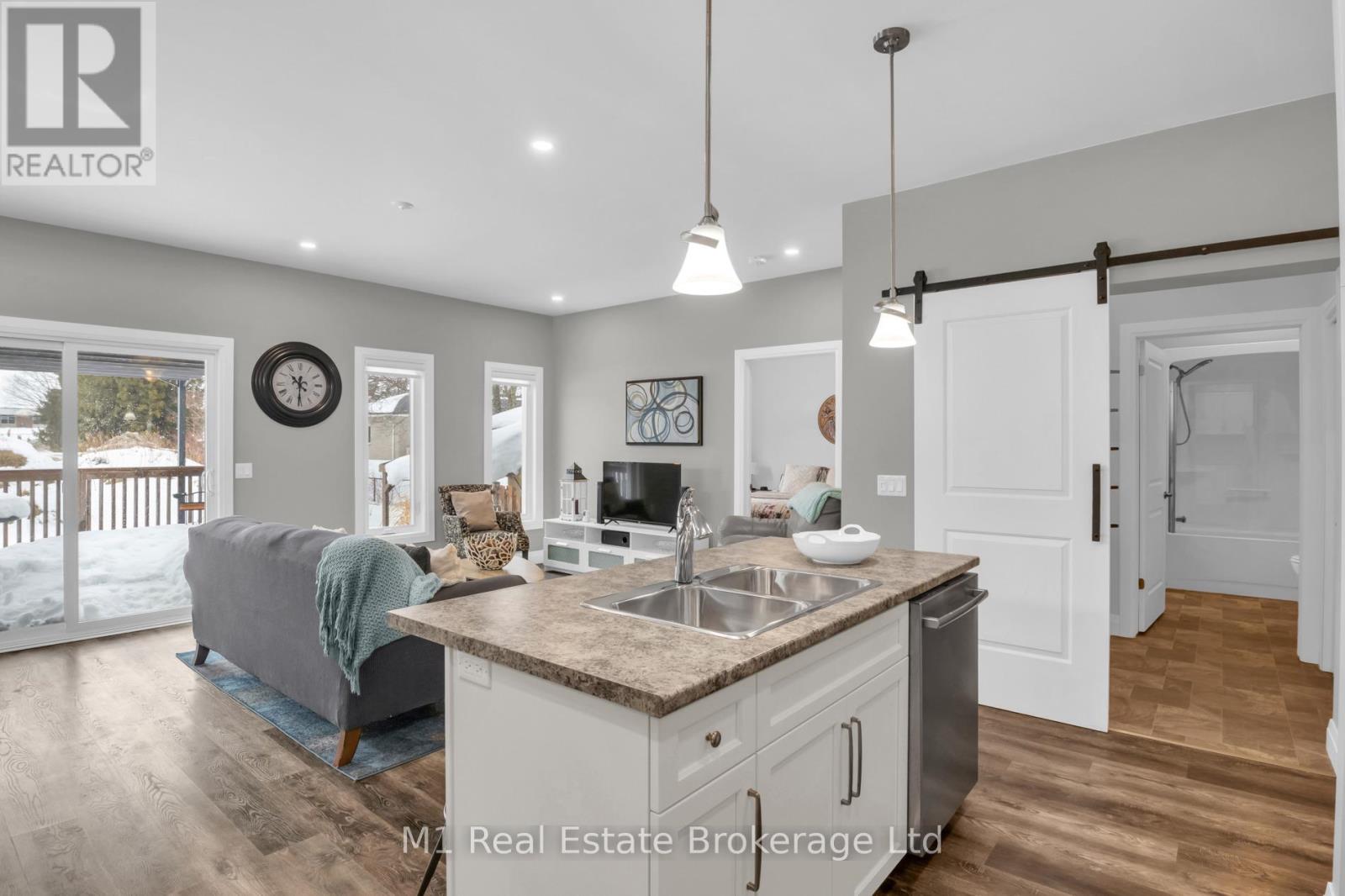 23 - 24 George Street, Minto, Ontario  N0G 1Z0 - Photo 7 - X12815166