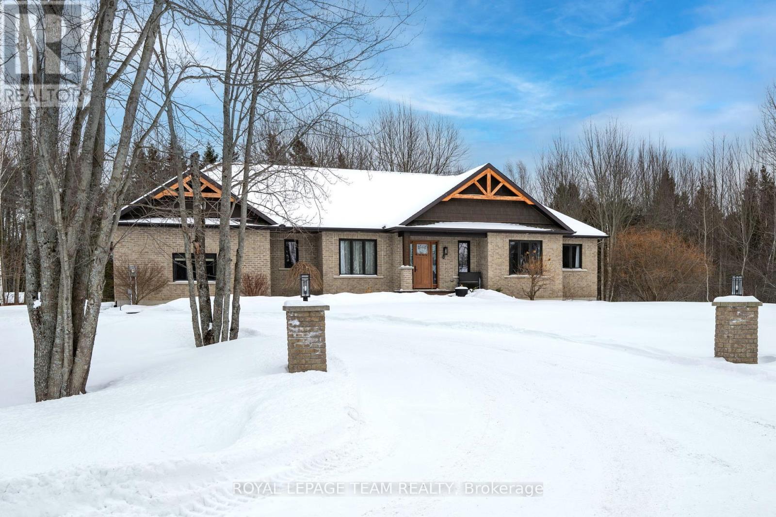 524 Osmond Daley Drive, Ottawa, Ontario  K0A 1L0 - Photo 2 - X12815152