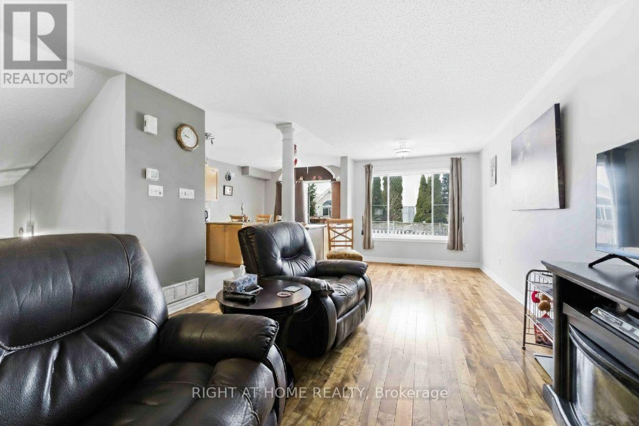 6254 Sablewood Place, Ottawa, Ontario  K1C 7M5 - Photo 7 - X12815156