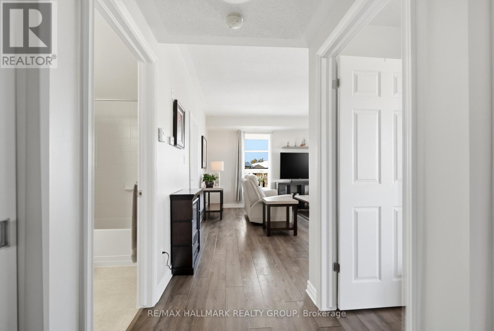 404 - 215 Titanium Private, Ottawa, Ontario  K1C 0B7 - Photo 5 - X12815182