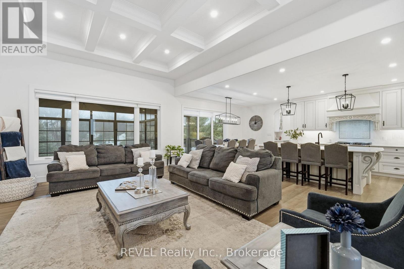 18 Four Mile Creek Road, Niagara-On-The-Lake, Ontario L0S 1J1 - Photo 11 - X12815036