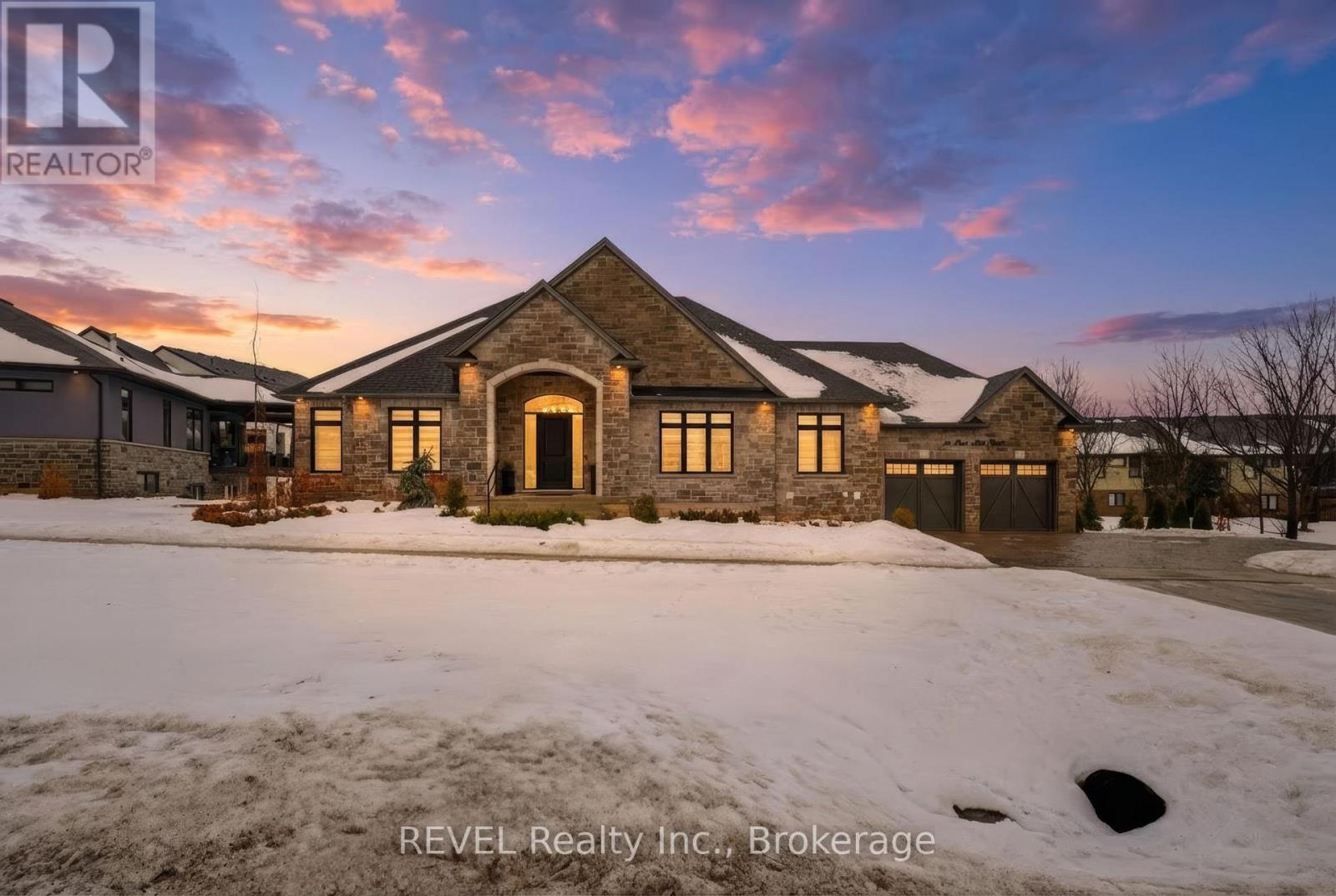 18 Four Mile Creek Road, Niagara-On-The-Lake, Ontario L0S 1J1 - Photo 3 - X12815036