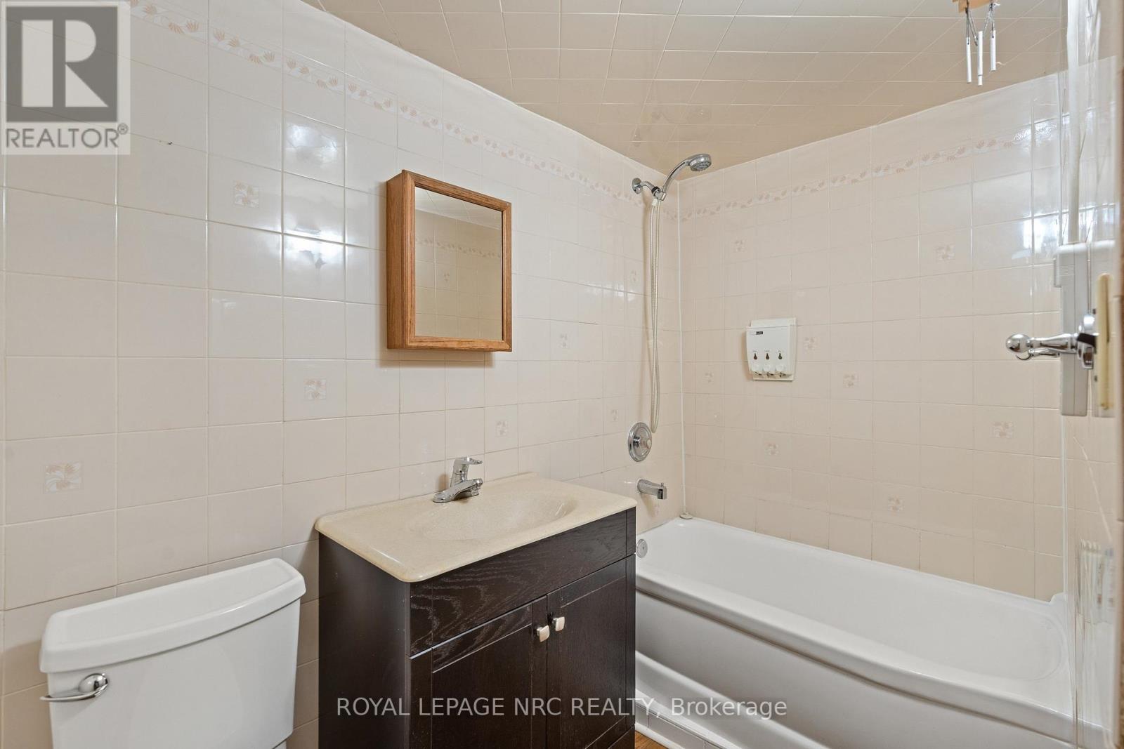 6 Brookbanks Drive N, St. Catharines (Lakeport), Ontario  L2N 3W6 - Photo 26 - X12815060