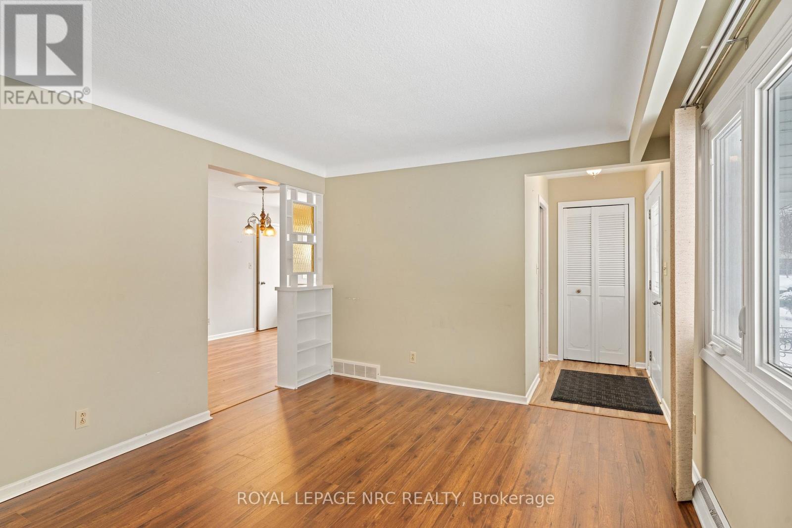 6 Brookbanks Drive N, St. Catharines (Lakeport), Ontario  L2N 3W6 - Photo 3 - X12815060