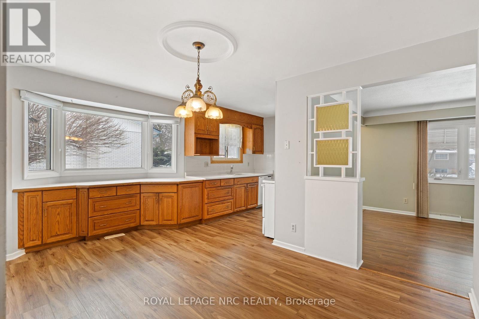 6 Brookbanks Drive N, St. Catharines (Lakeport), Ontario  L2N 3W6 - Photo 9 - X12815060