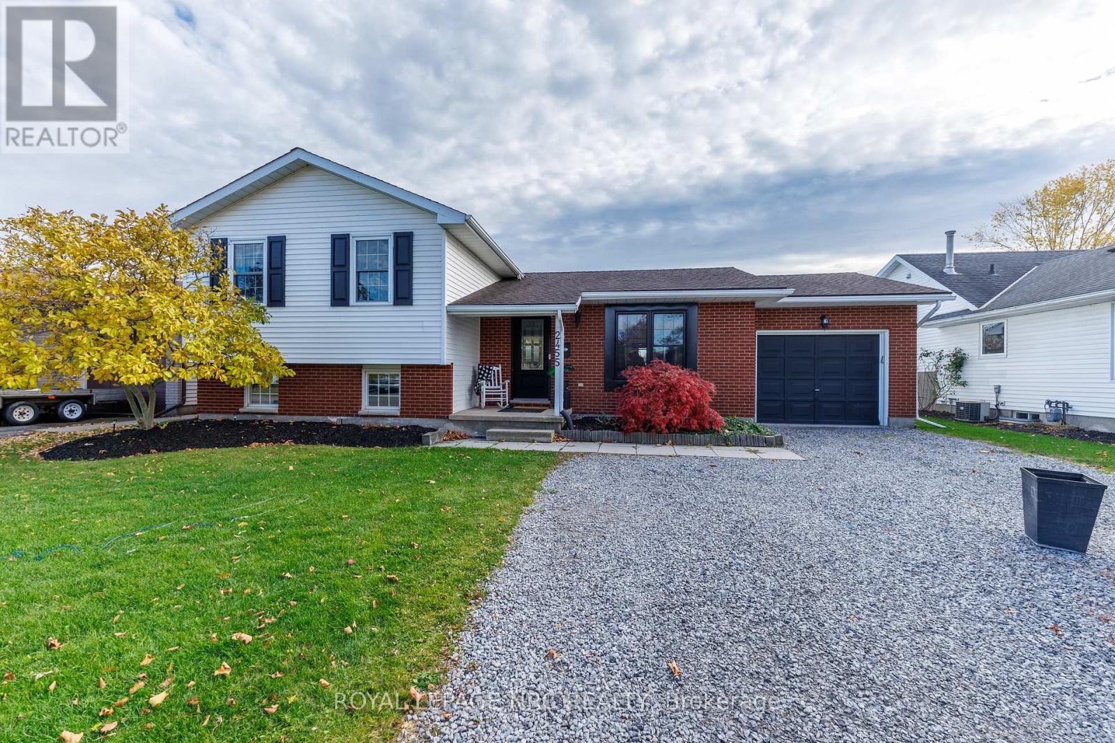 2455 Coral Avenue, Fort Erie, Ontario  L0S 1S0 - Photo 2 - X12815136