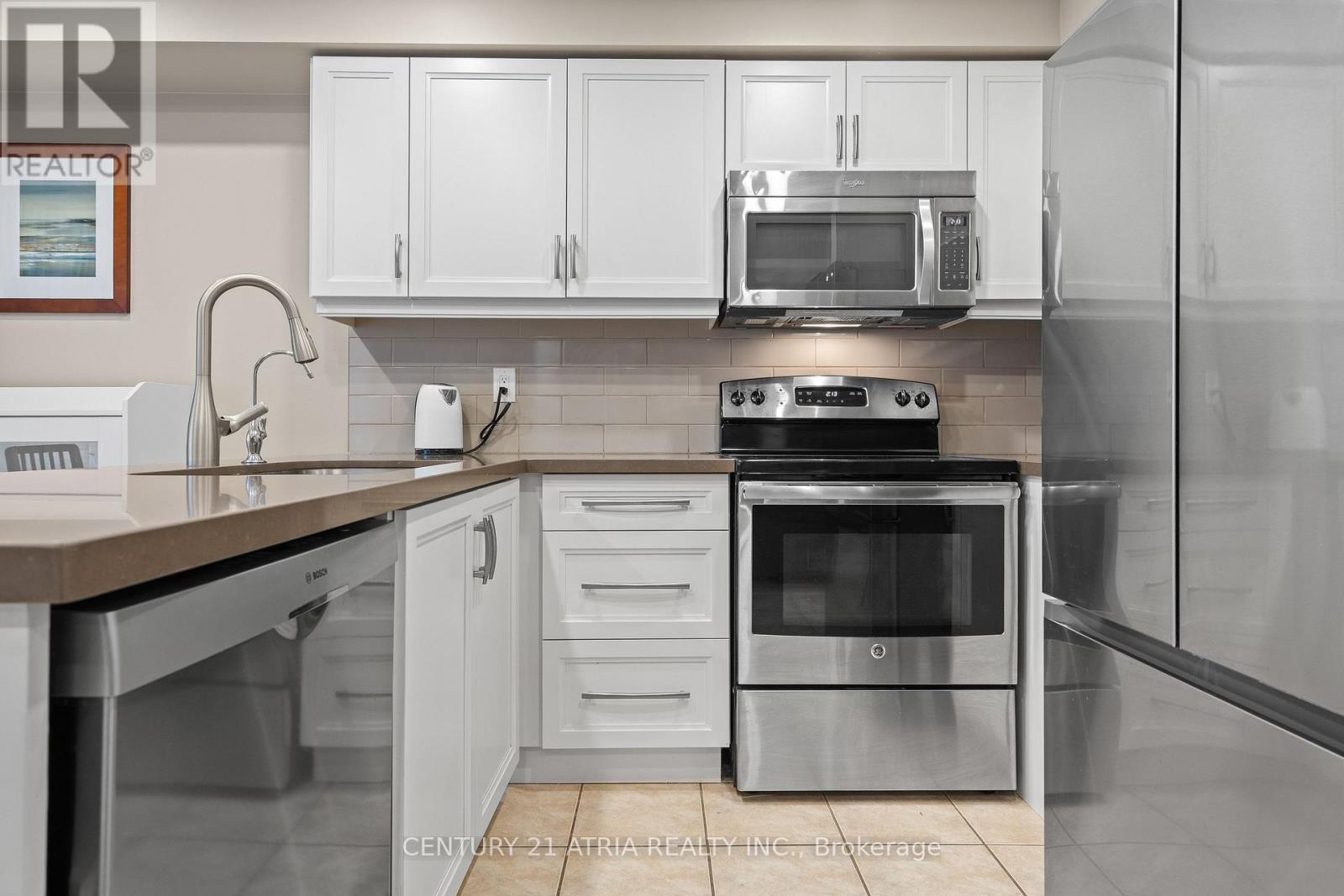 19 Bird Street, Barrie, Ontario  L4N 0X4 - Photo 10 - S12531862