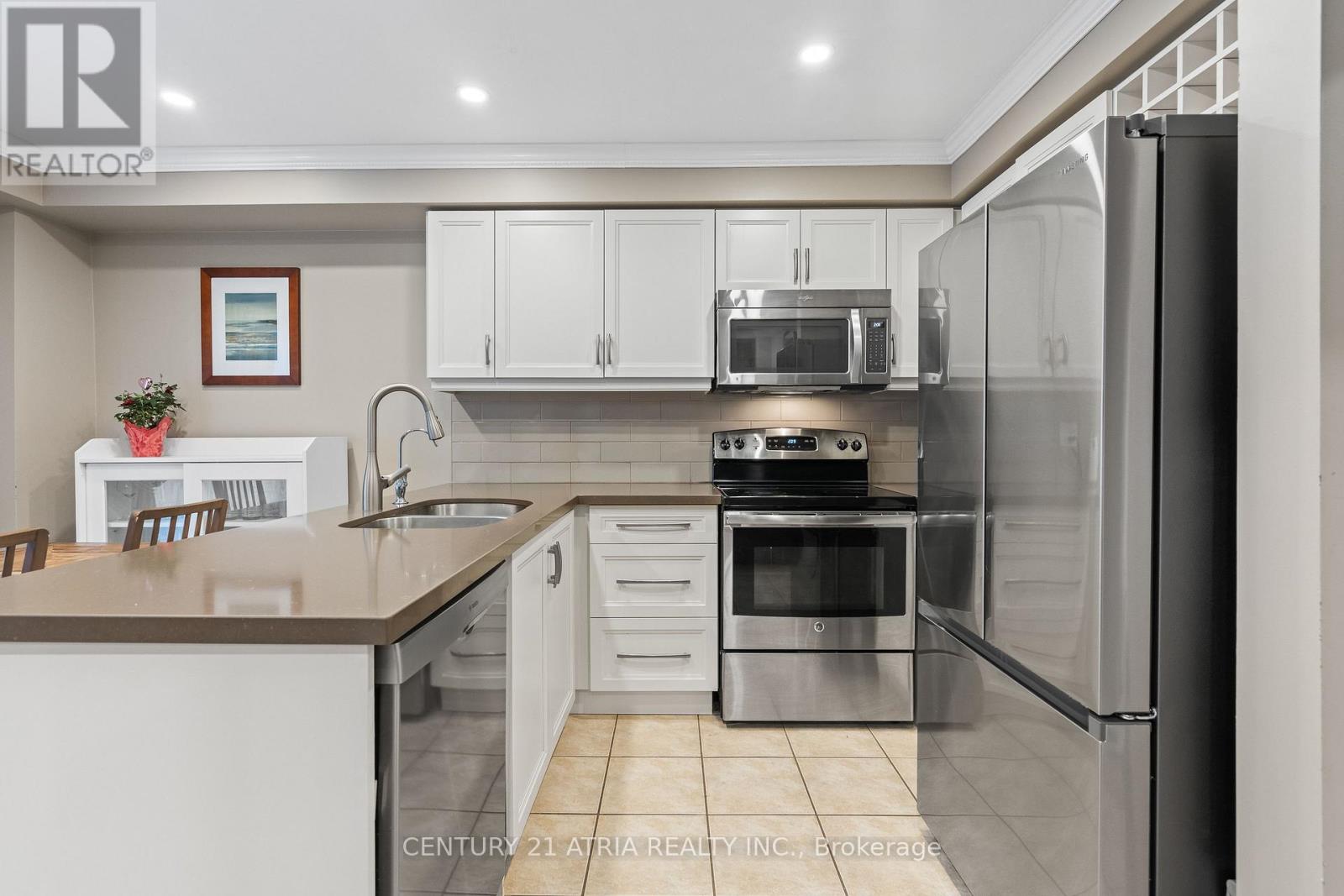 19 Bird Street, Barrie, Ontario  L4N 0X4 - Photo 9 - S12531862