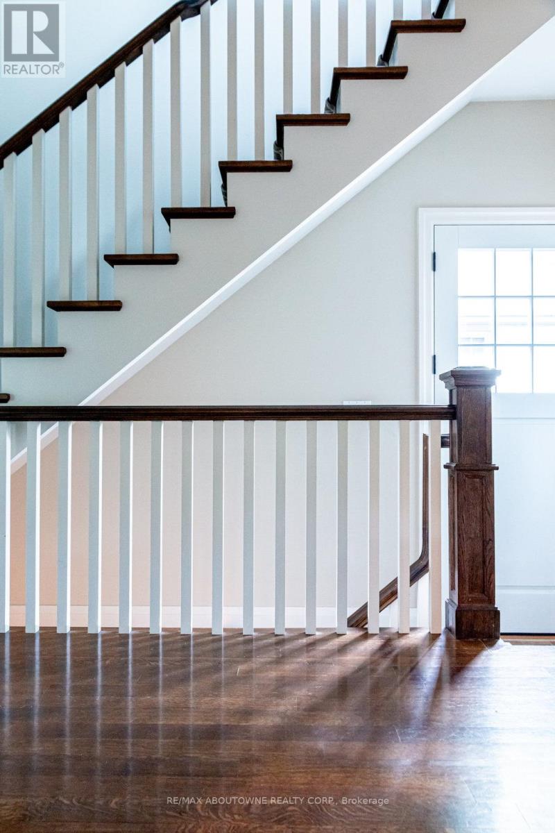 44 Head Street, Oakville, Ontario  L6K 1L5 - Photo 24 - W12379865