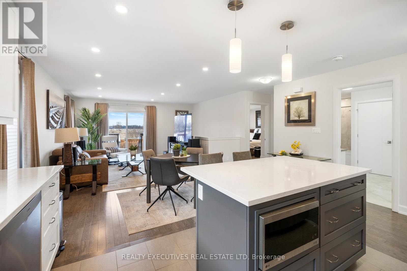 460 Arora Crescent S, North Dundas, Ontario  K0C 2K0 - Photo 3 - X12815184