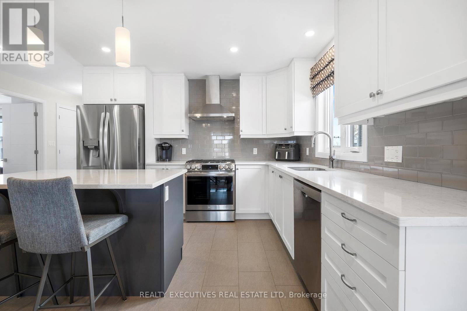 460 Arora Crescent S, North Dundas, Ontario  K0C 2K0 - Photo 5 - X12815184