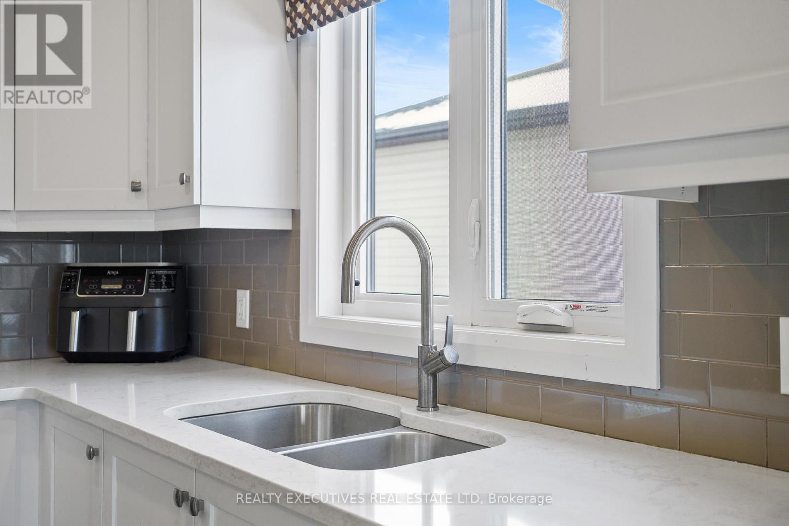 460 Arora Crescent S, North Dundas, Ontario  K0C 2K0 - Photo 6 - X12815184