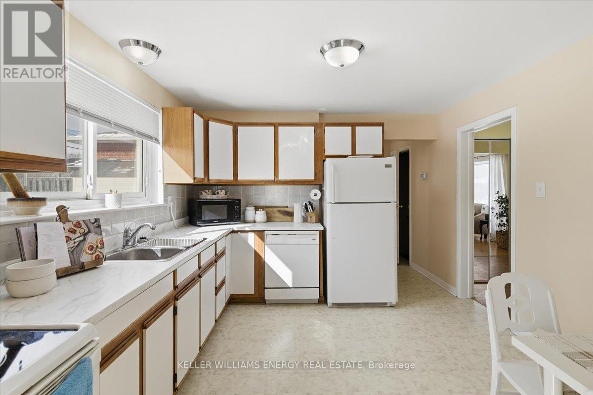 886 Antonio Street, Pickering, Ontario  L1W 1T3 - Photo 13 - E12814992