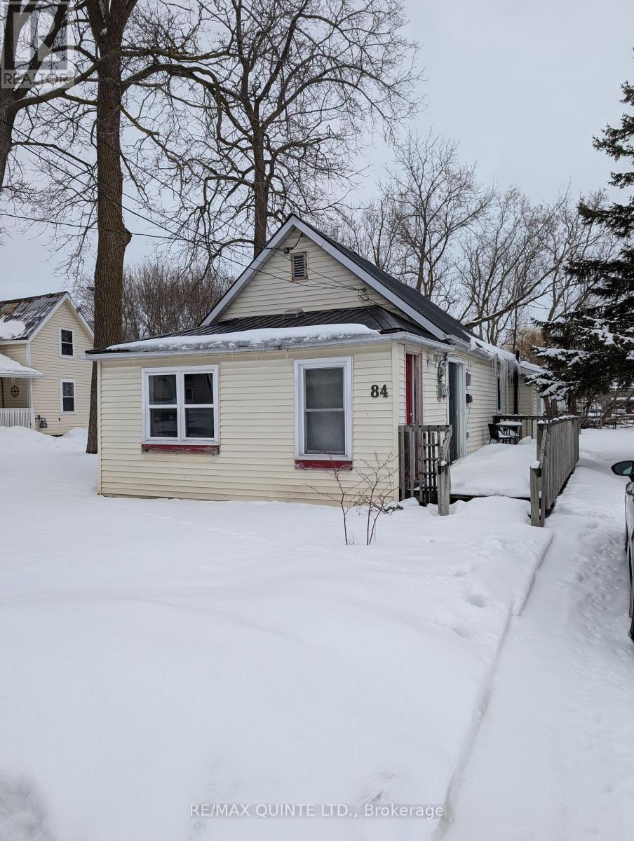 84 COLLEGE STREET, Deseronto, Ontario