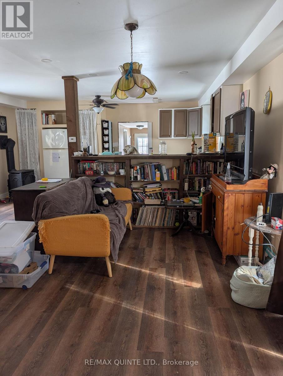 84 College Street, Deseronto, Ontario  K0K 1X0 - Photo 11 - X12815102