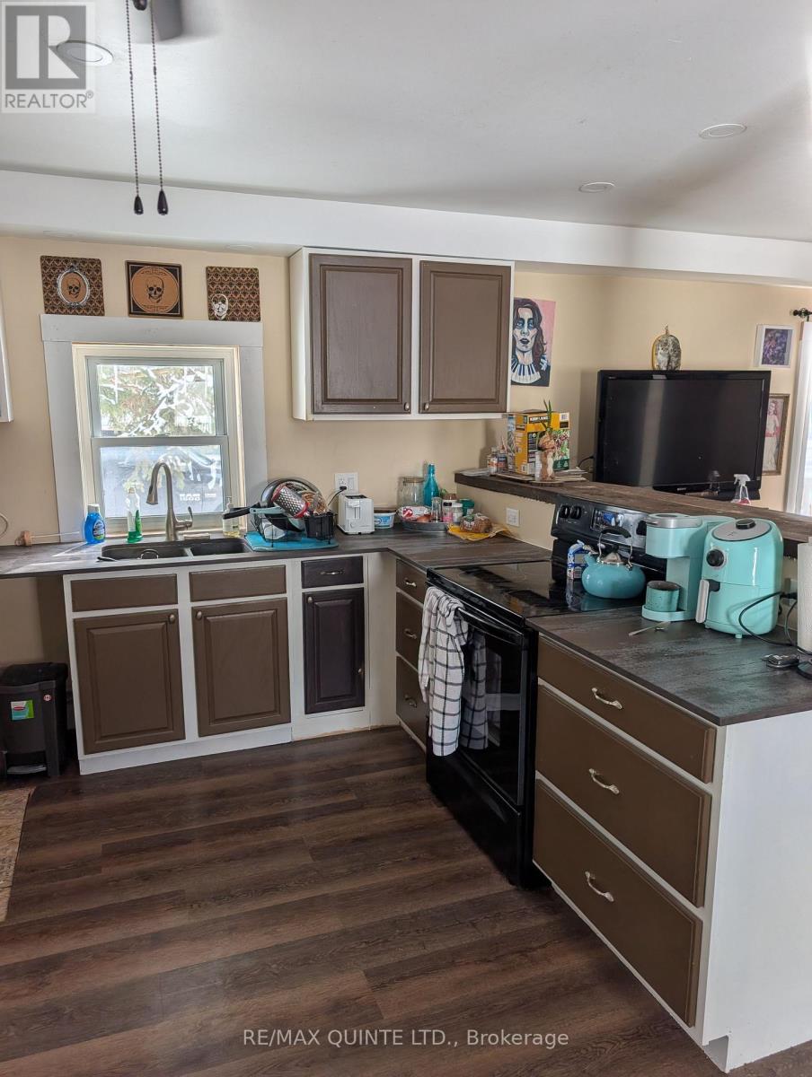 84 College Street, Deseronto, Ontario  K0K 1X0 - Photo 17 - X12815102