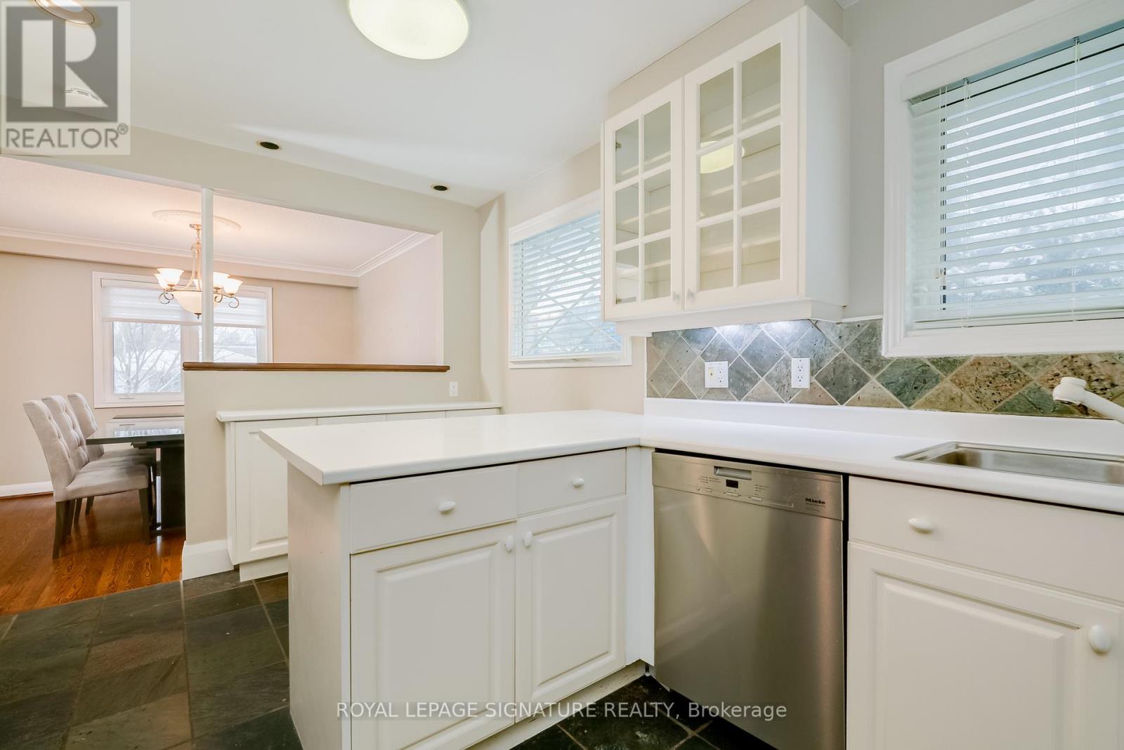 2 Millgate Crescent, Toronto (Bayview Village), Ontario  M2K 1L6 - Photo 11 - C12814988